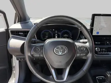 TOYOTA Corolla Touring Sports  1 8 Hybrid Business Edit