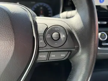 TOYOTA Corolla Touring Sports  1 8 Hybrid Business Edit