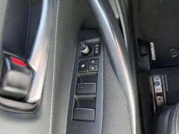 TOYOTA Corolla Touring Sports  1 8 Hybrid Business Edit