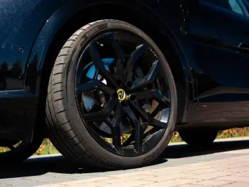 LOTUS Eletre EDS 450 S 4WD Executive Seat 112 kWh   LI