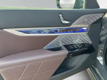 BMW 750e xDrive M Sports package  TOP EQUIPMENT