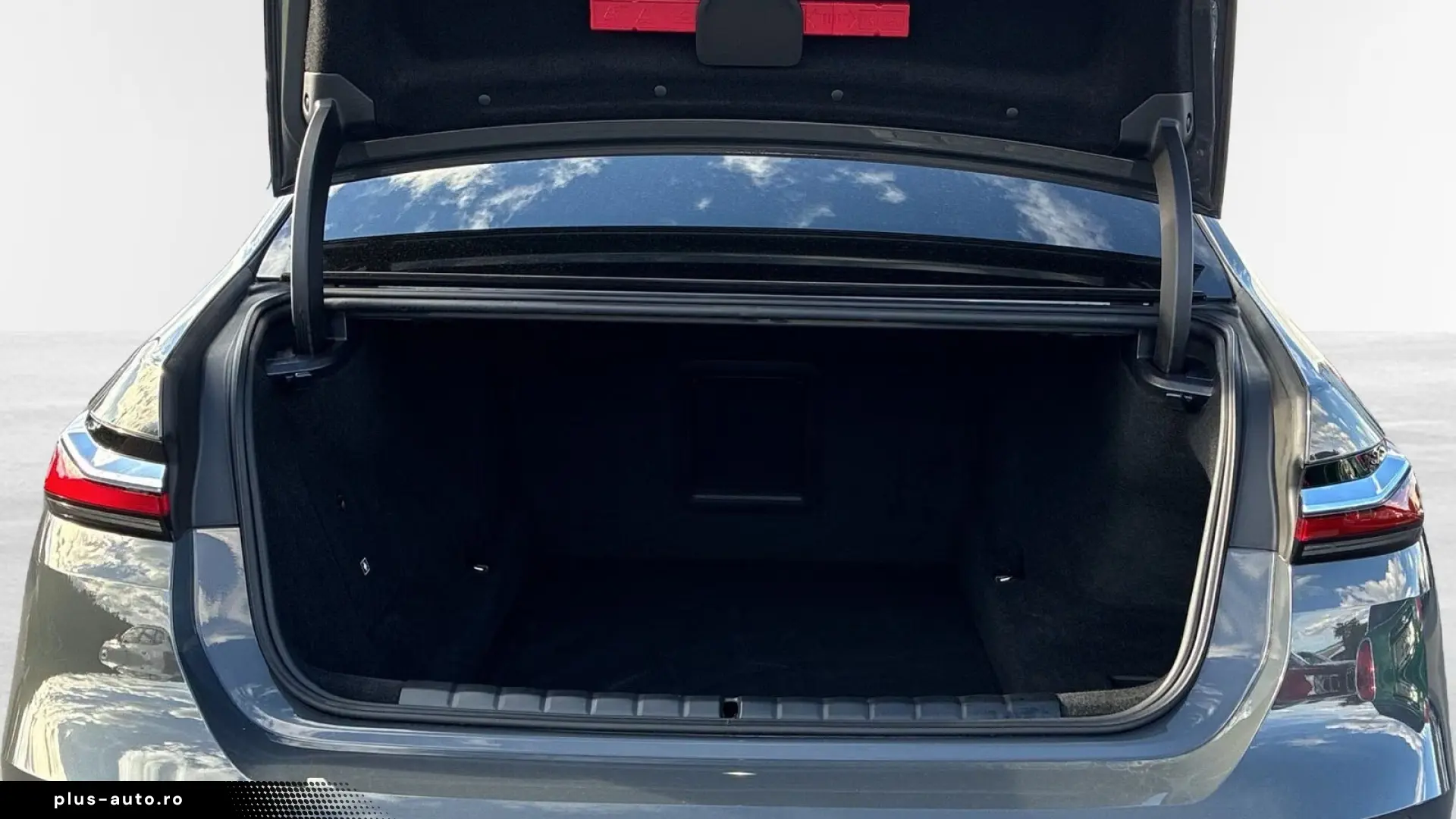 BMW 750e xDrive M Sports package  TOP EQUIPMENT