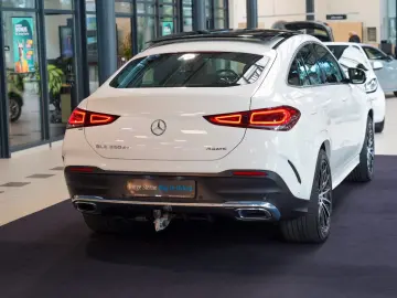 MERCEDES-BENZ GLE 350 de 4M Coupé AMG Line Pano 360 …