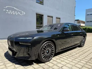 BMW 740d xD M-Sport A-door Sky TV SoftClos B&W FULL