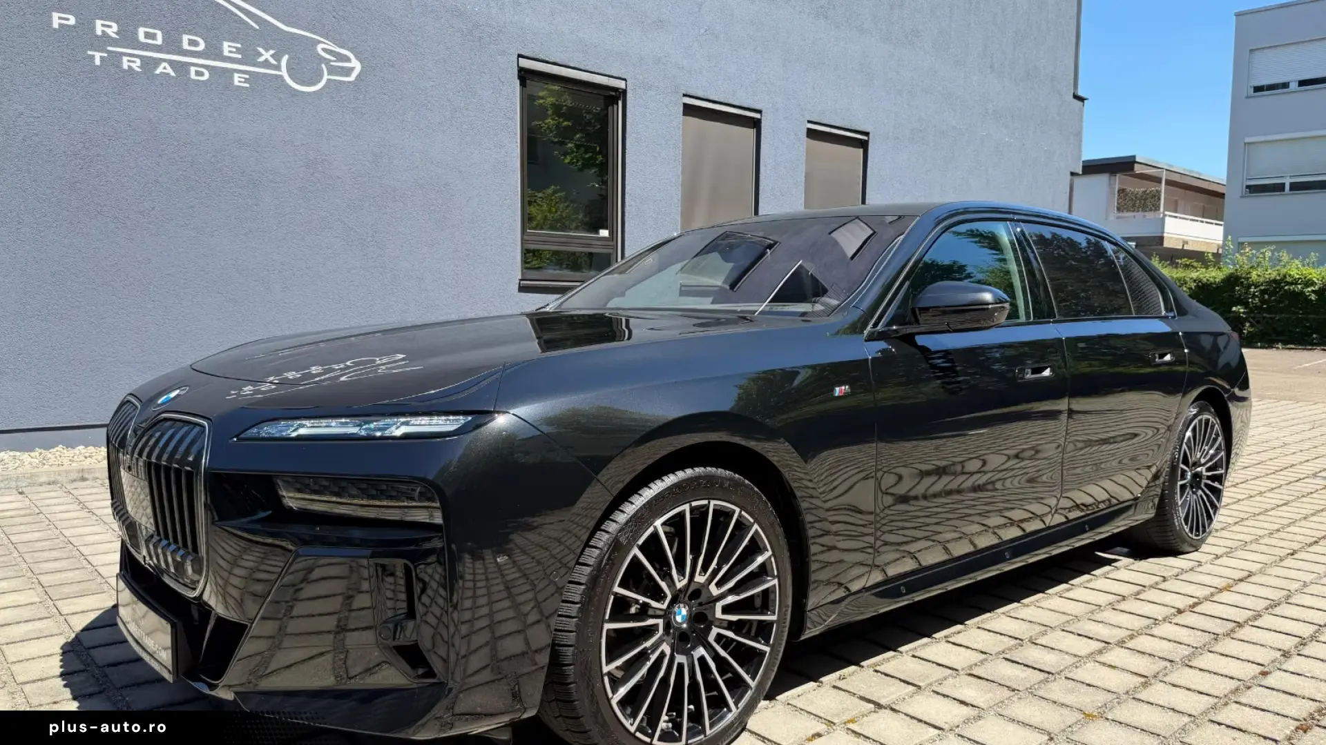 BMW 740d xD M-Sport A-door Sky TV SoftClos B&W FULL