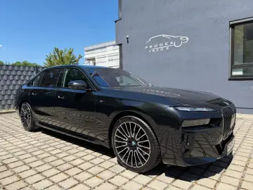 BMW 740d xD M-Sport A-door Sky TV SoftClos B&W FULL