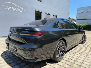 BMW 740d xD M-Sport A-door Sky TV SoftClos B&W FULL