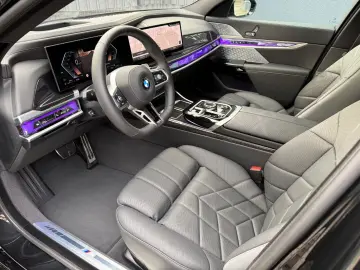 BMW 740d xD M-Sport A-door Sky TV SoftClos B&W FULL