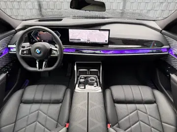 BMW 740d xD M-Sport A-door Sky TV SoftClos B&W FULL