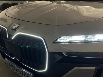 BMW 750e xDr.  MSPORT PRO LOUNGE SEAT FUND EN KR
