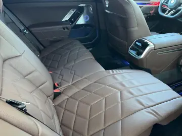 BMW 750e xDr.  MSPORT PRO LOUNGE SEAT FUND EN KR