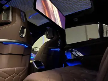 BMW 750e xDr.  MSPORT PRO LOUNGE SEAT FUND EN KR