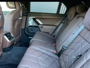BMW 750e xDr.  MSPORT PRO LOUNGE SEAT FUND EN KR