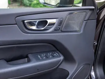 Volvo XC60 Recharge T8 AWD Ultimate Bright