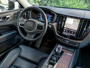 Volvo XC60 Recharge T8 AWD Ultimate Bright