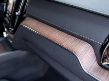 Volvo XC60 Recharge T8 AWD Ultimate Bright