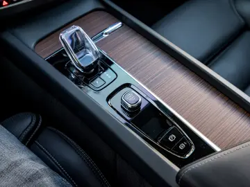 Volvo XC60 Recharge T8 AWD Ultimate Bright