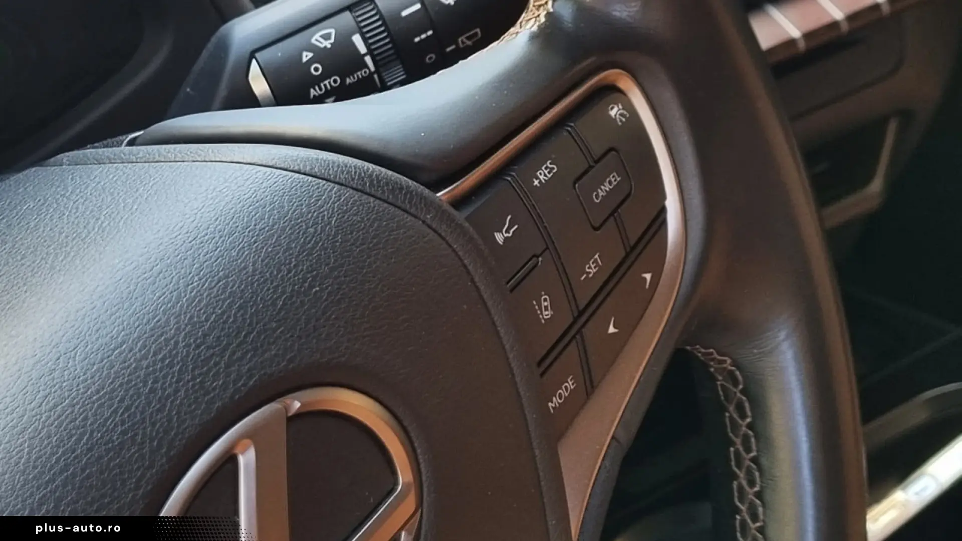 Lexus UX 250h 2WD Luxe