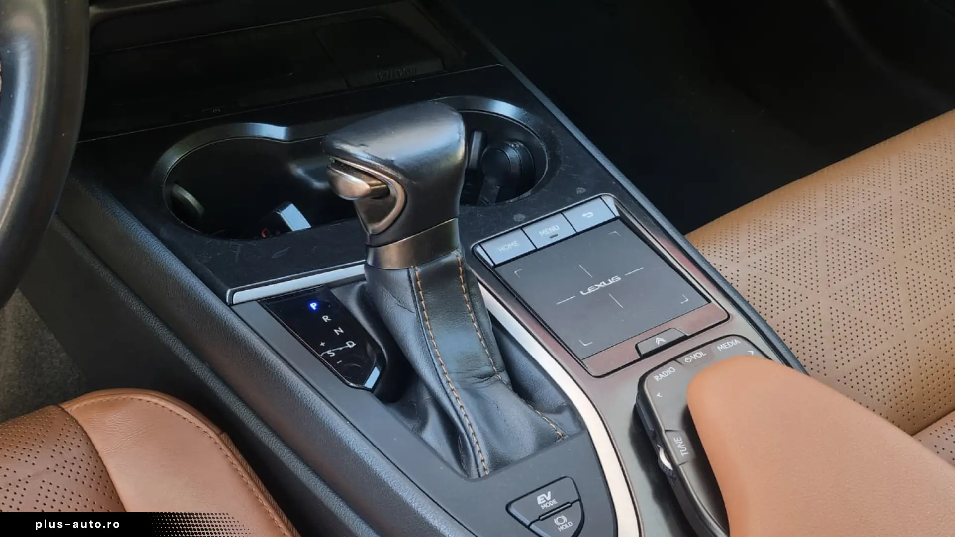 Lexus UX 250h 2WD Luxe