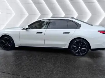 BMW 740 d xDrive M-Pro SKYLoung Leather-Red REARTV!