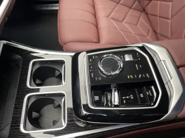 BMW 740 d xDrive M-Pro SKYLoung Leather-Red REARTV!