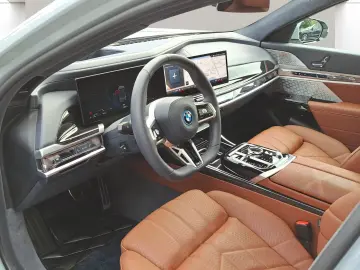 BMW 750e xDrive Limousine M Sport Massage AHK Alarm