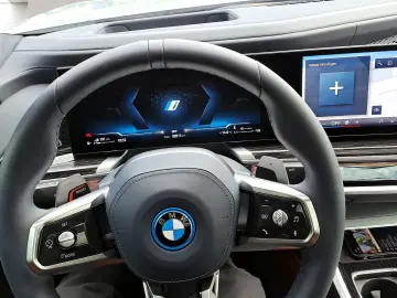 BMW 750e xDrive Limousine M Sport Massage AHK Alarm