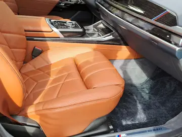 BMW 750e xDrive Limousine M Sport Massage AHK Alarm