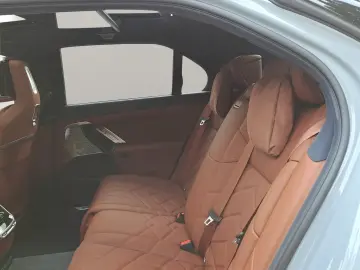 BMW 750e xDrive Limousine M Sport Massage AHK Alarm