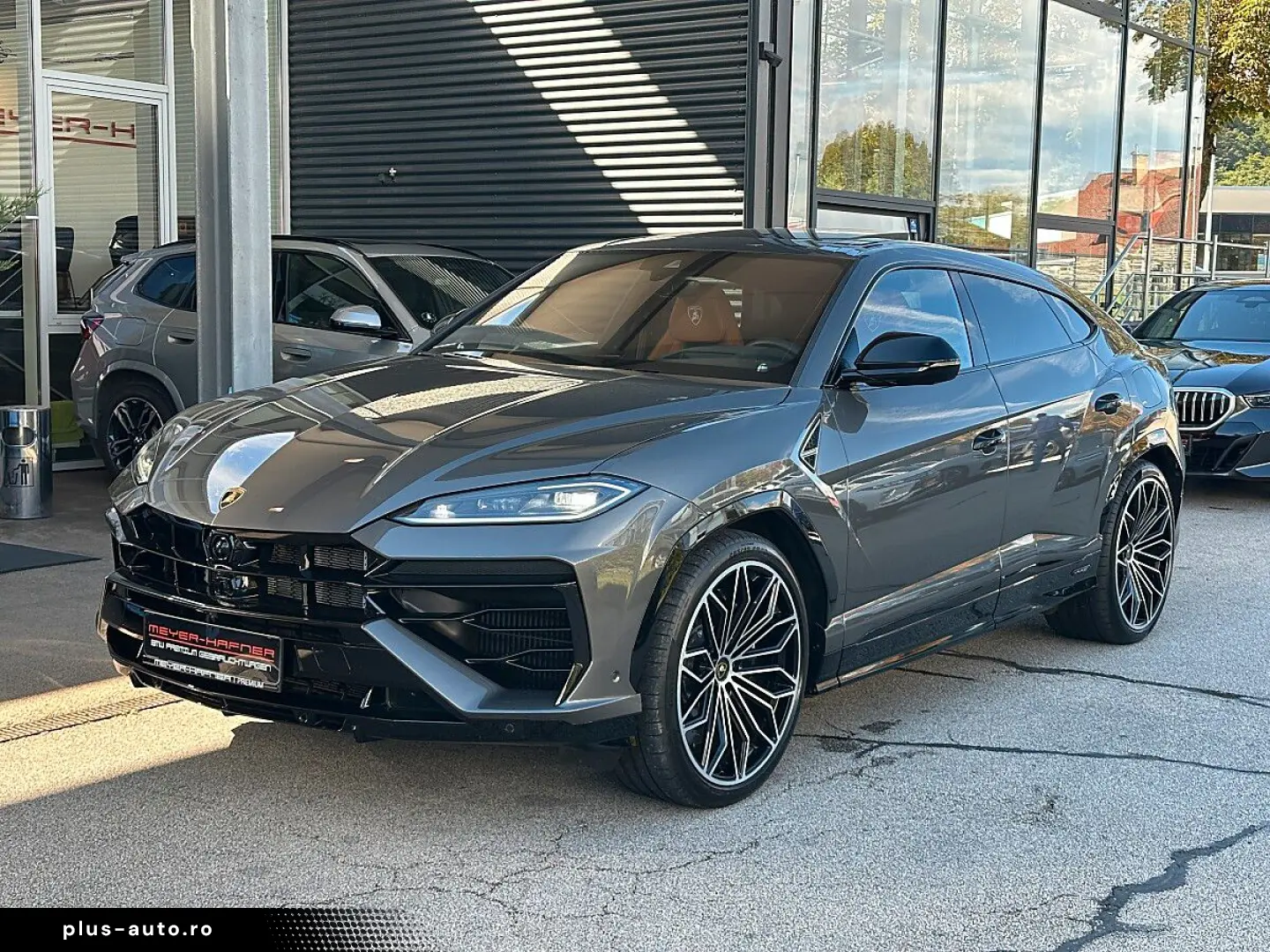 LAMBORGHINI URUS SE