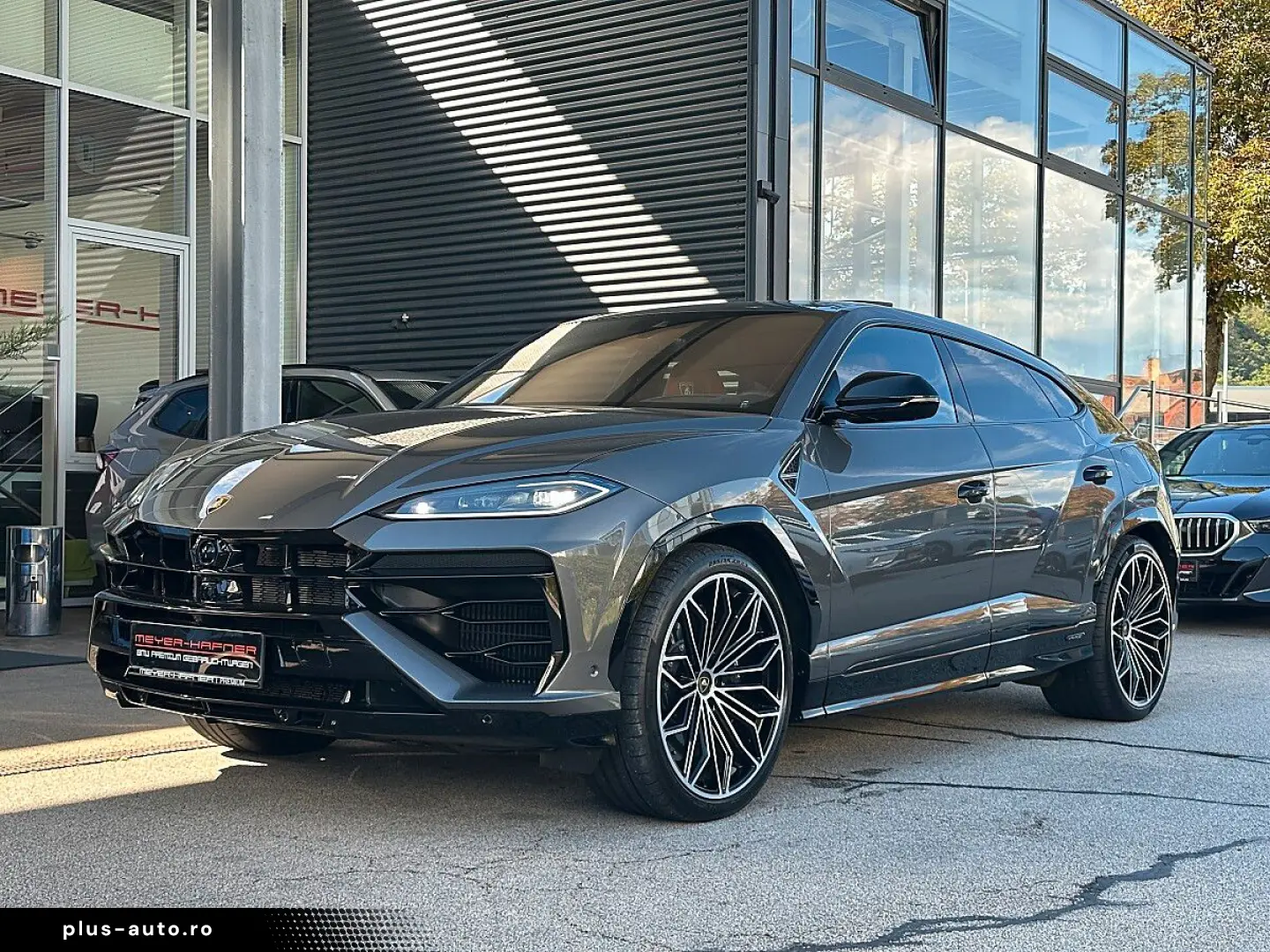 LAMBORGHINI URUS SE