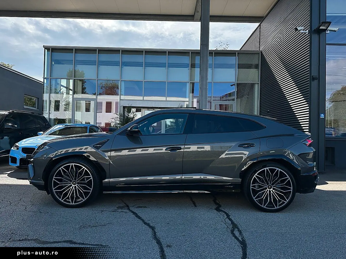 LAMBORGHINI URUS SE