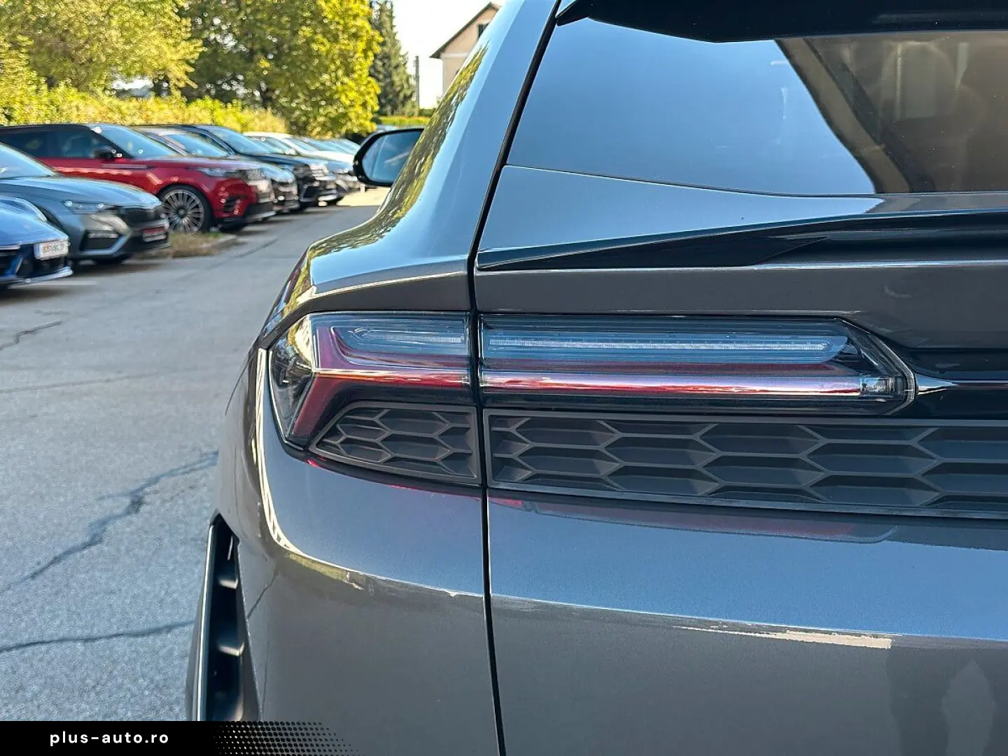 LAMBORGHINI URUS SE