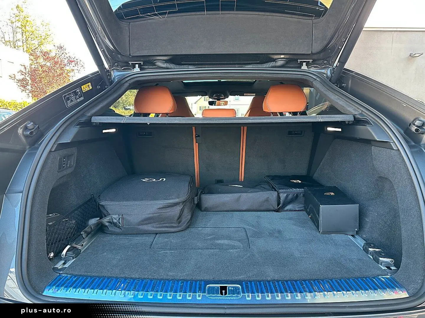 LAMBORGHINI URUS SE