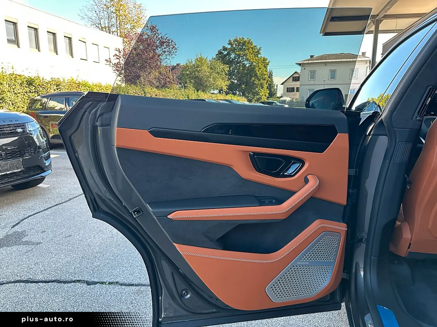 LAMBORGHINI URUS SE