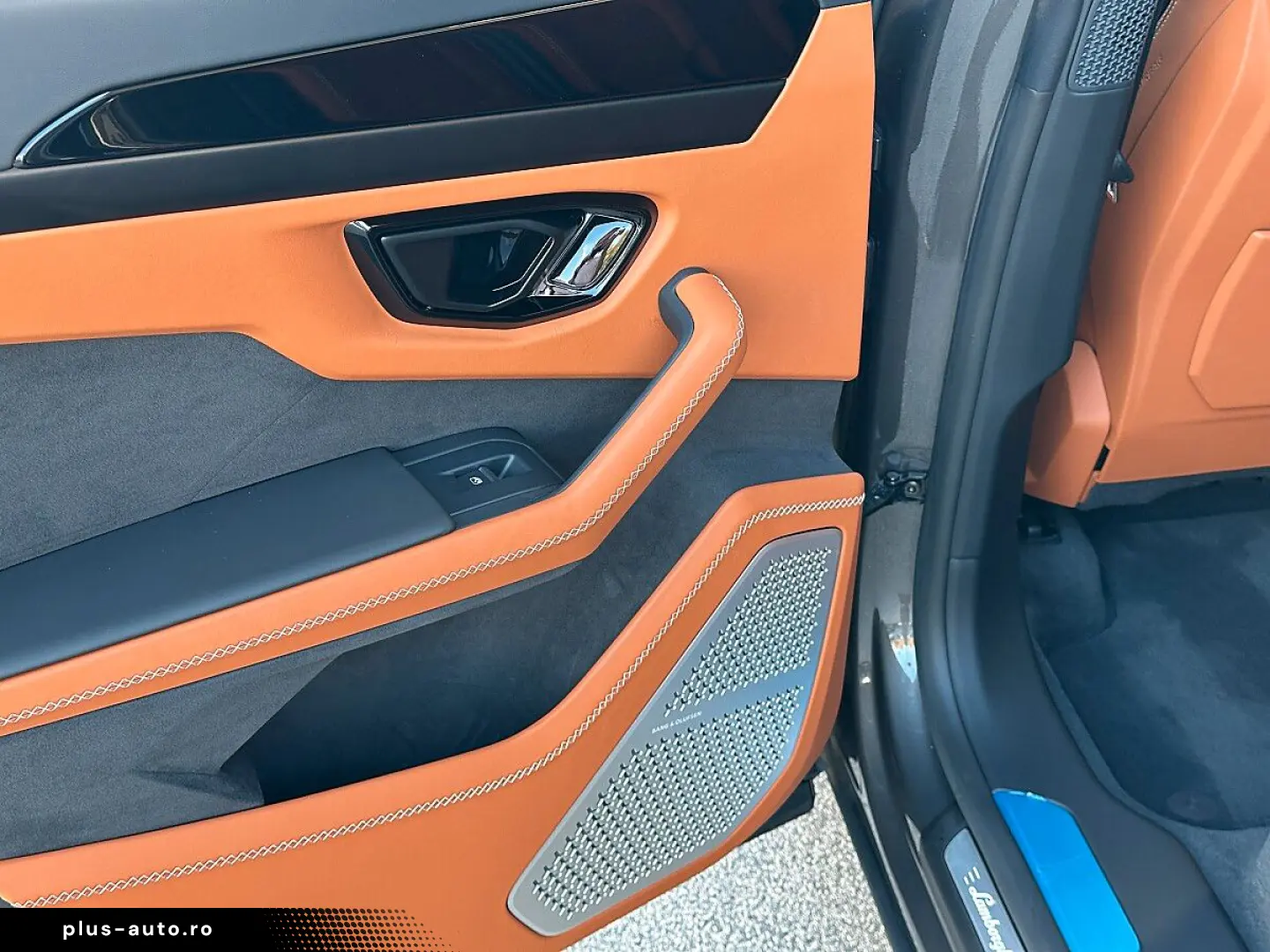 LAMBORGHINI URUS SE