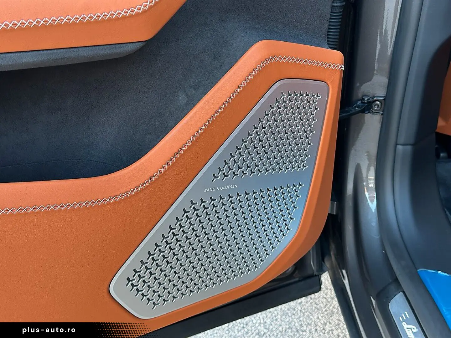 LAMBORGHINI URUS SE