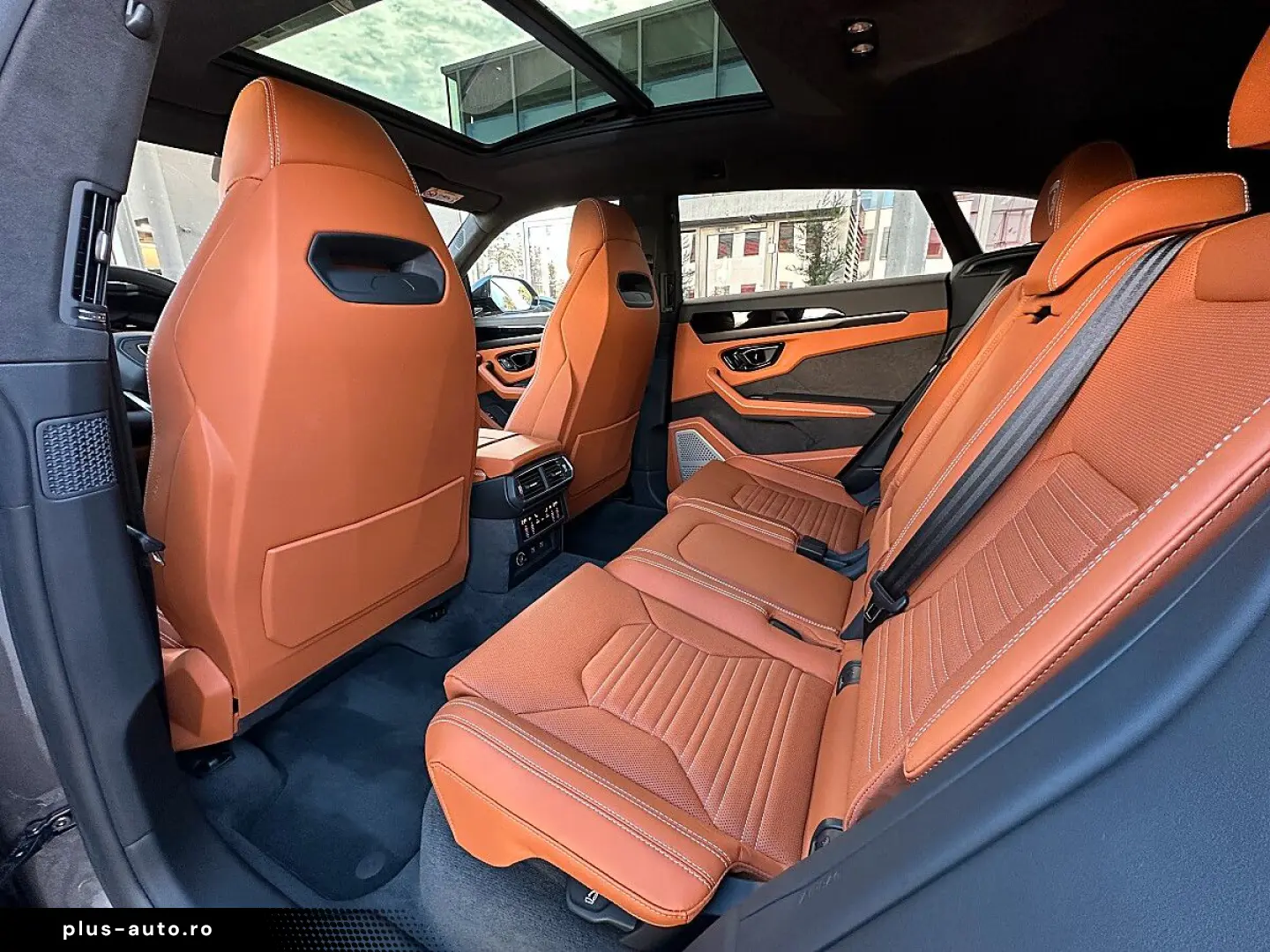 LAMBORGHINI URUS SE