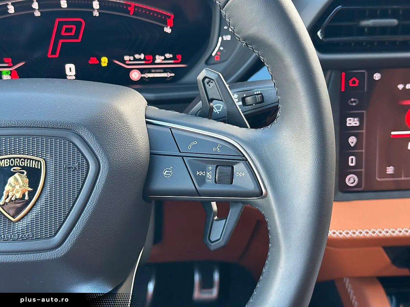 LAMBORGHINI URUS SE