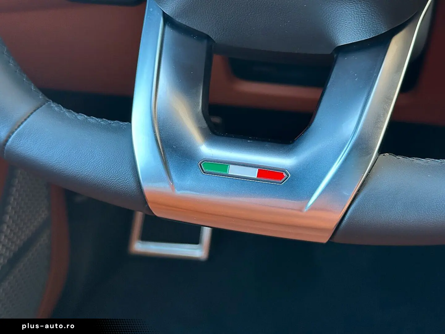 LAMBORGHINI URUS SE