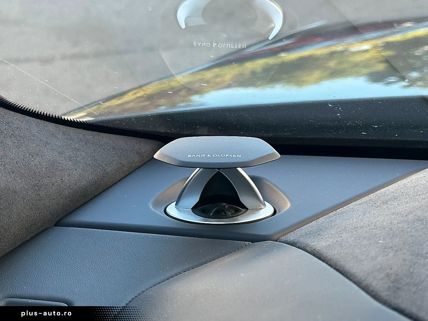 LAMBORGHINI URUS SE