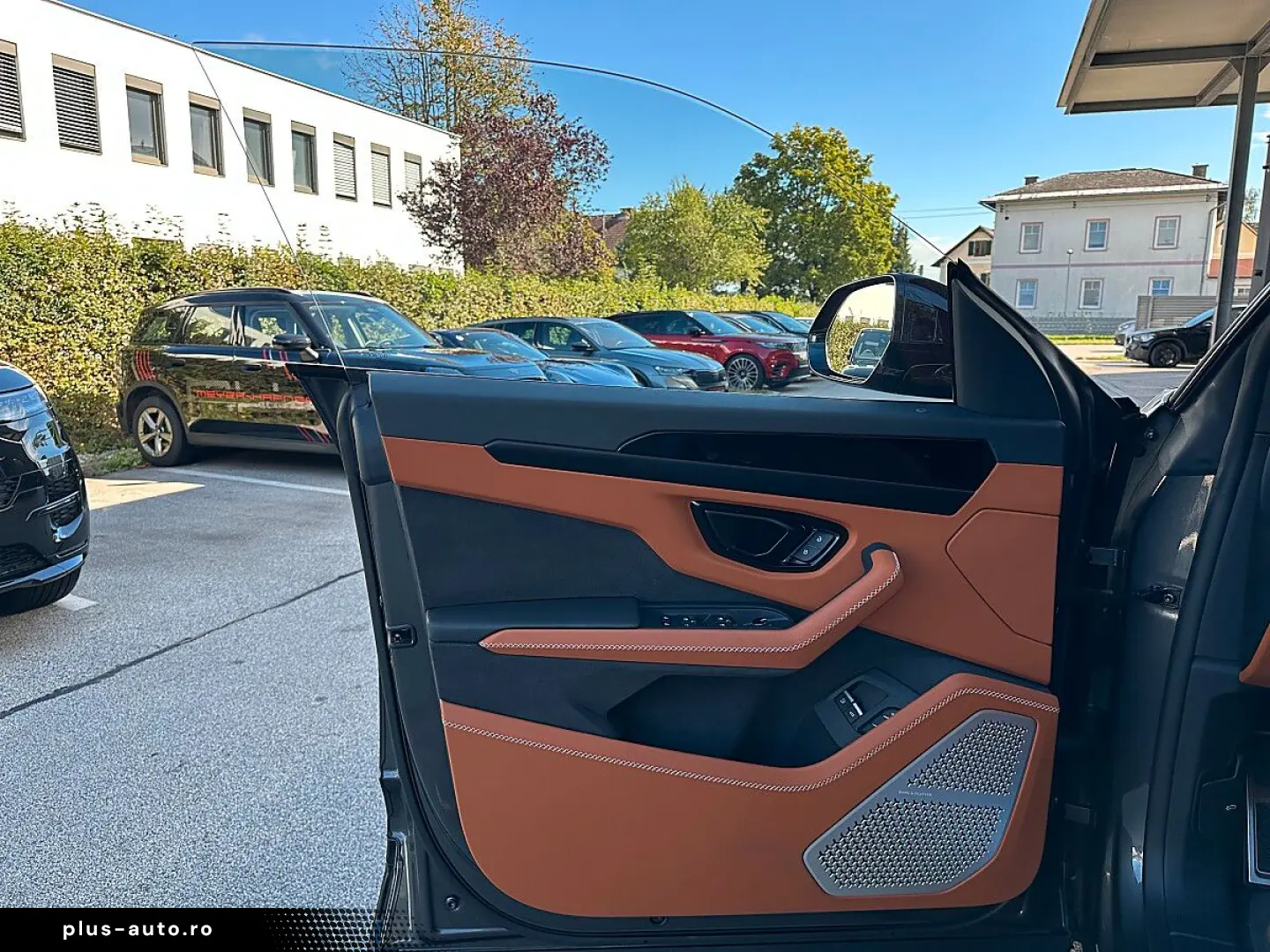 LAMBORGHINI URUS SE
