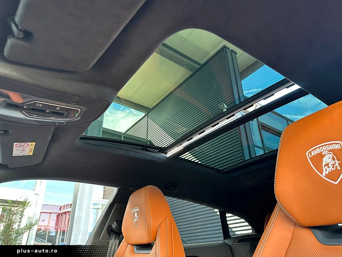 LAMBORGHINI URUS SE