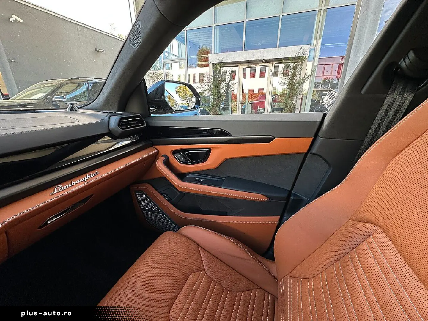 LAMBORGHINI URUS SE
