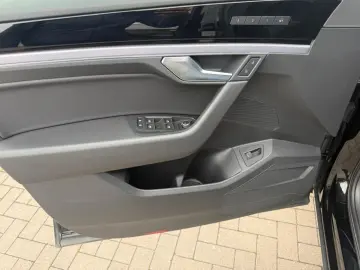 VW Touareg R-Line 4Motion