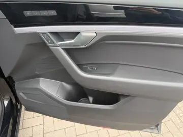 VW Touareg R-Line 4Motion