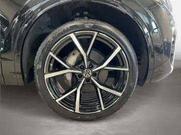 VW Touareg R-Line V6 TDI 4 motion