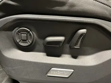 VW Touareg R-Line V6 TDI 4 motion