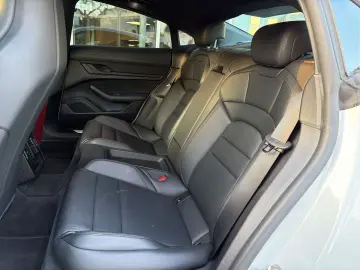 PORSCHE Taycan 4S PLUS 93 4KW ACC INNO 360 AMBIENTE