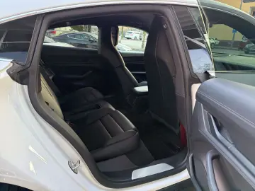 PORSCHE Taycan 4S PLUS 93 4KW ACC INNO 360 AMBIENTE